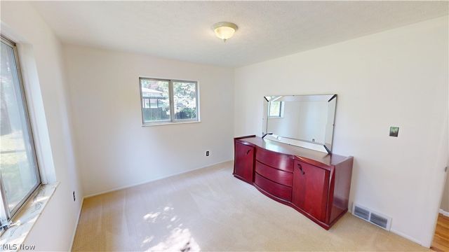 935 Carnegie Avenue, Akron, OH 44314