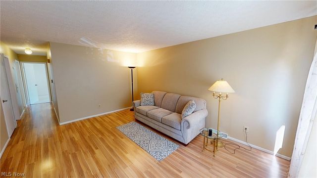 935 Carnegie Avenue, Akron, OH 44314