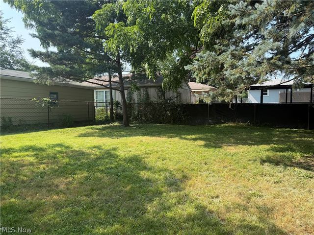 935 Carnegie Avenue, Akron, OH 44314