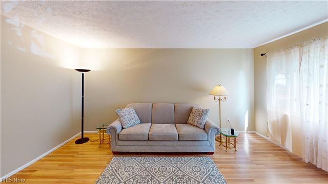 935 Carnegie Avenue, Akron, OH 44314