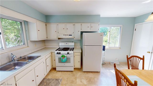 935 Carnegie Avenue, Akron, OH 44314