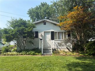 935 Carnegie Avenue, Akron, OH 44314