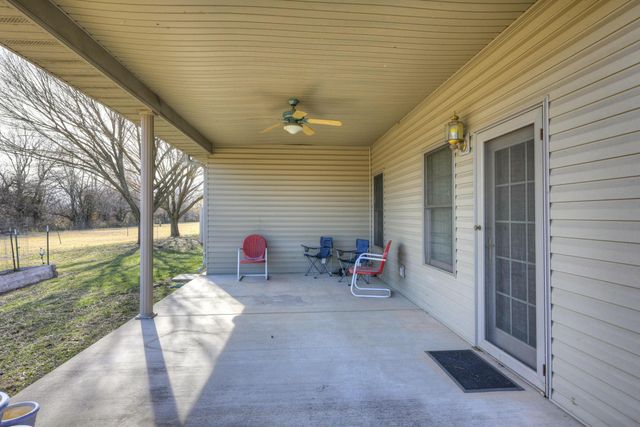 2206 Benjamin Drive, Carthage, MO 64836