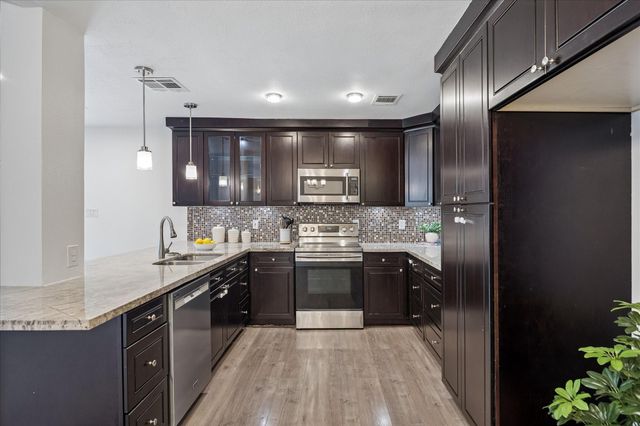 1323 Ashwood Drive, Sugar Land, TX 77498