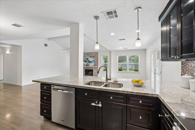 1323 Ashwood Drive, Sugar Land, TX 77498