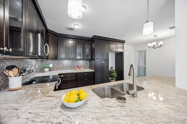1323 Ashwood Drive, Sugar Land, TX 77498