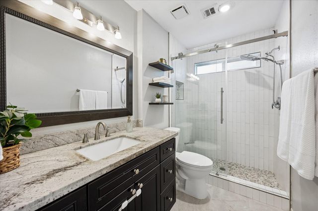 1323 Ashwood Drive, Sugar Land, TX 77498