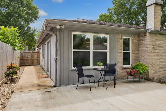 1323 Ashwood Drive, Sugar Land, TX 77498