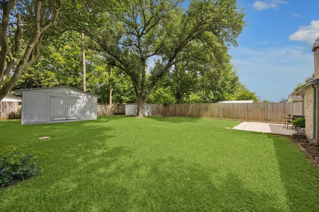1323 Ashwood Drive, Sugar Land, TX 77498