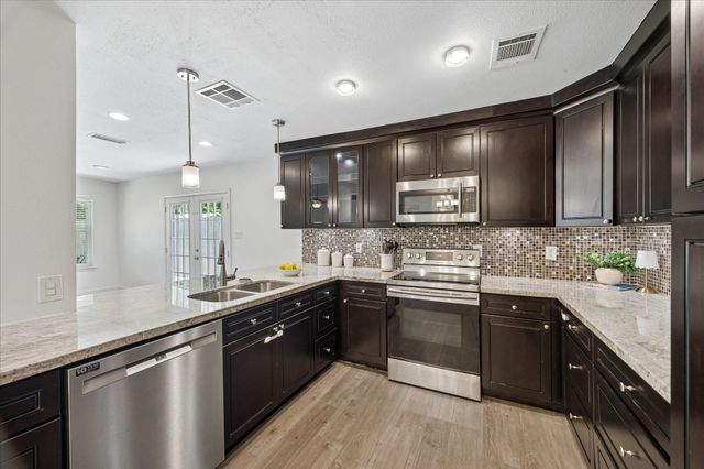 1323 Ashwood Drive, Sugar Land, TX 77498