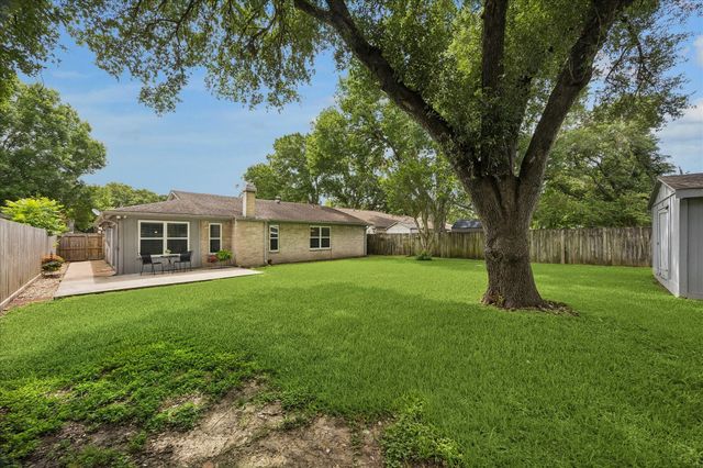 1323 Ashwood Drive, Sugar Land, TX 77498