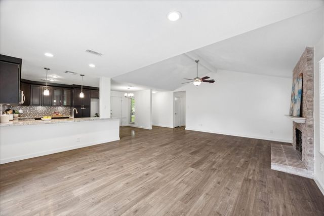 1323 Ashwood Drive, Sugar Land, TX 77498