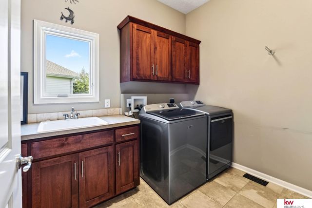2035 S 181st Circle, Omaha, NE 68130