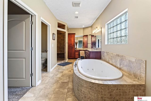 2035 S 181st Circle, Omaha, NE 68130