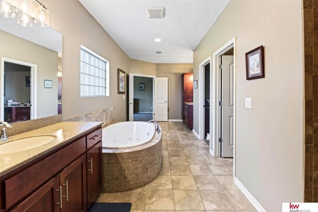 2035 S 181st Circle, Omaha, NE 68130