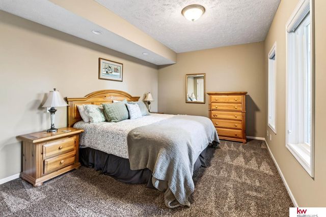 2035 S 181st Circle, Omaha, NE 68130