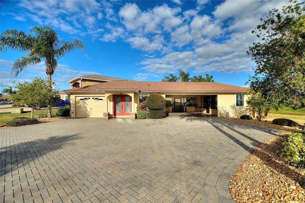 561 MEANDERING WAY, Polk City, FL 33868