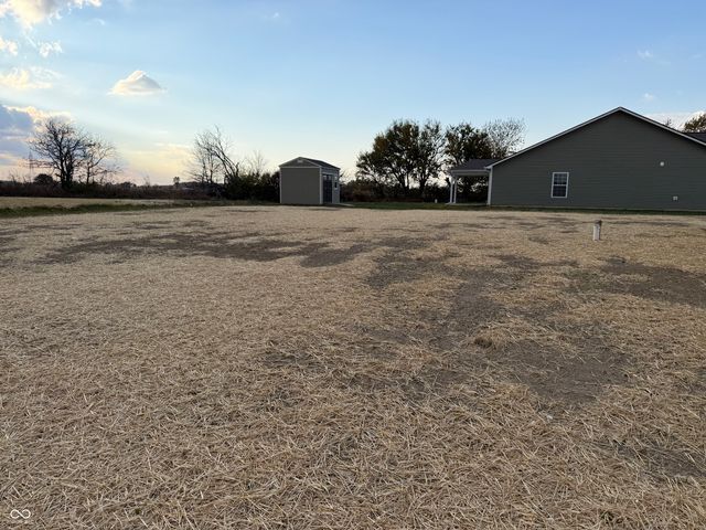 1087 Lake Court, Shirley, IN 47384