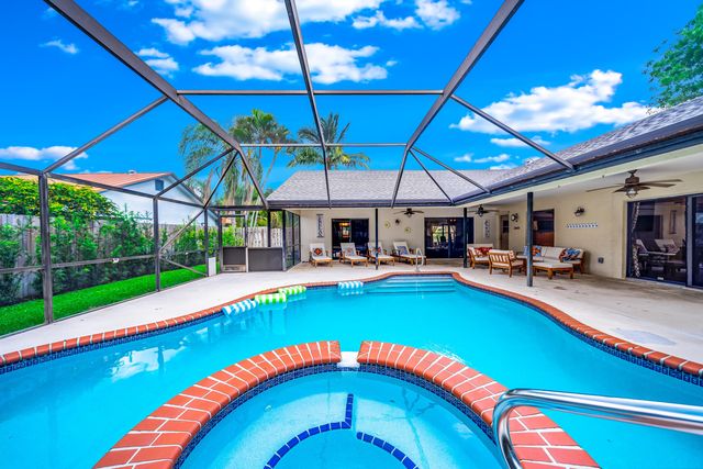 1637 Farmington Circle, Wellington, FL 33414