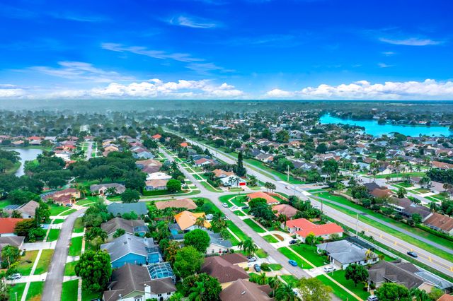 1637 Farmington Circle, Wellington, FL 33414