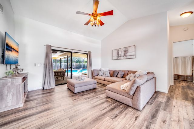 1637 Farmington Circle, Wellington, FL 33414