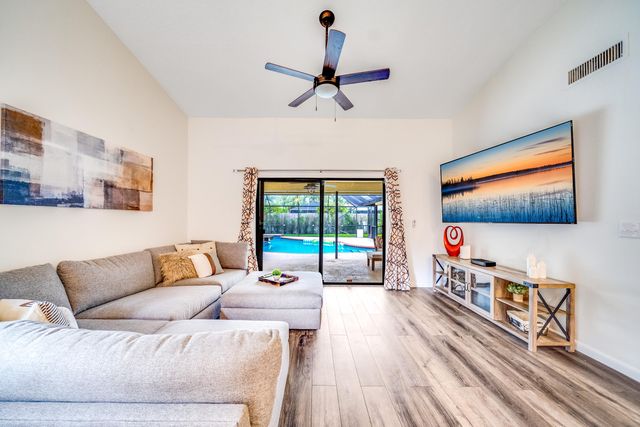 1637 Farmington Circle, Wellington, FL 33414