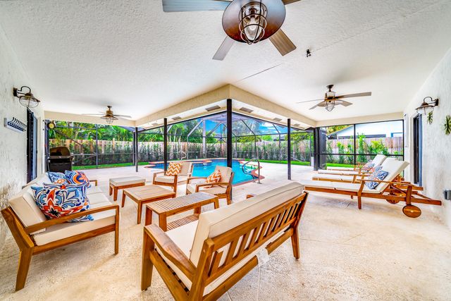 1637 Farmington Circle, Wellington, FL 33414