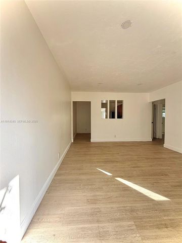 224 SW 10th St 1, Hallandale Beach, FL 33009