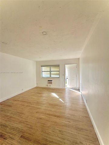 224 SW 10th St 1, Hallandale Beach, FL 33009