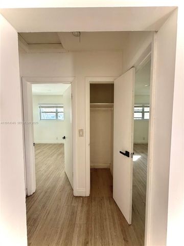 224 SW 10th St 1, Hallandale Beach, FL 33009