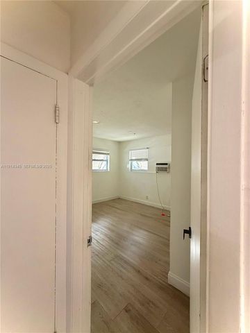 224 SW 10th St 1, Hallandale Beach, FL 33009