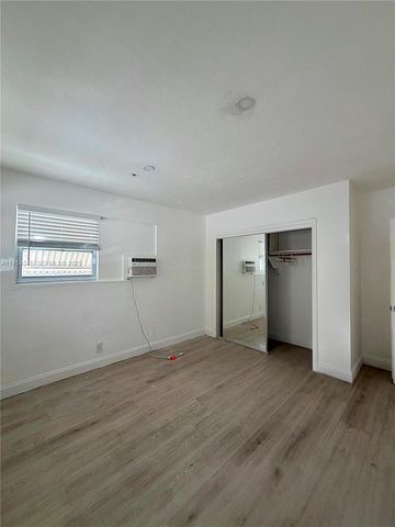 224 SW 10th St 1, Hallandale Beach, FL 33009