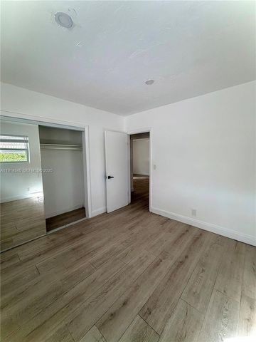 224 SW 10th St 1, Hallandale Beach, FL 33009