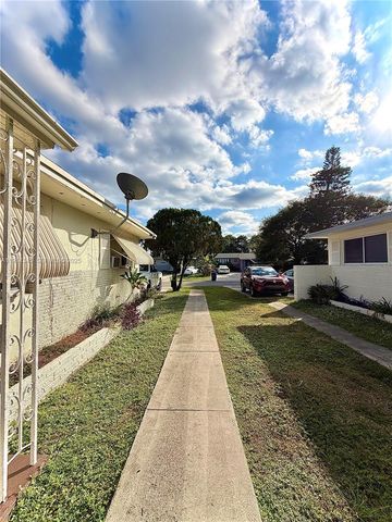 224 SW 10th St 1, Hallandale Beach, FL 33009