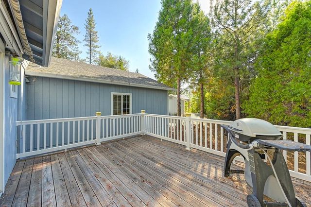 12210 Irish Ct, Jackson, CA 95642