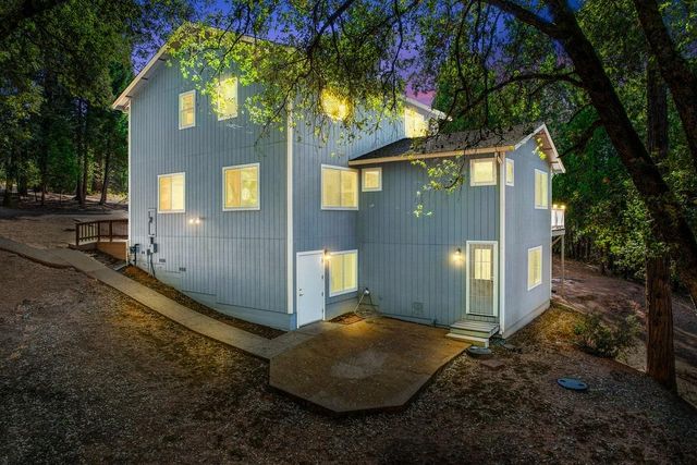 12210 Irish Ct, Jackson, CA 95642