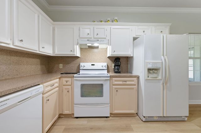 17232 Bent Pine Drive, Conroe, TX 77302