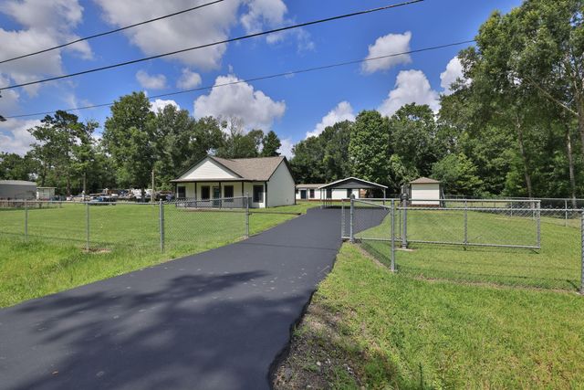 17232 Bent Pine Drive, Conroe, TX 77302