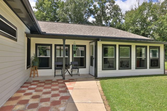 17232 Bent Pine Drive, Conroe, TX 77302