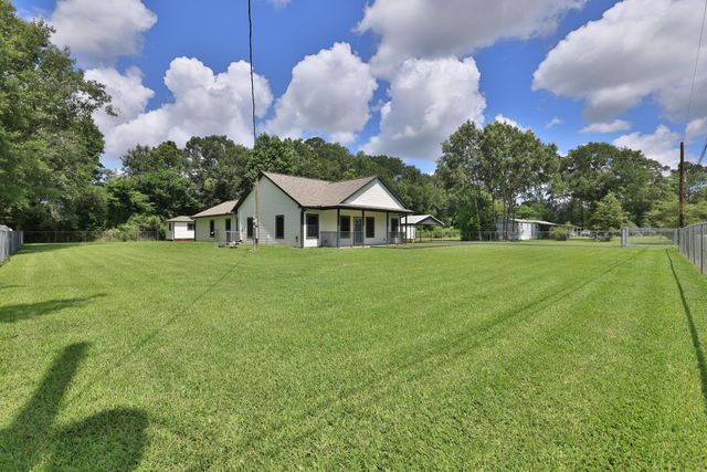 17232 Bent Pine Drive, Conroe, TX 77302