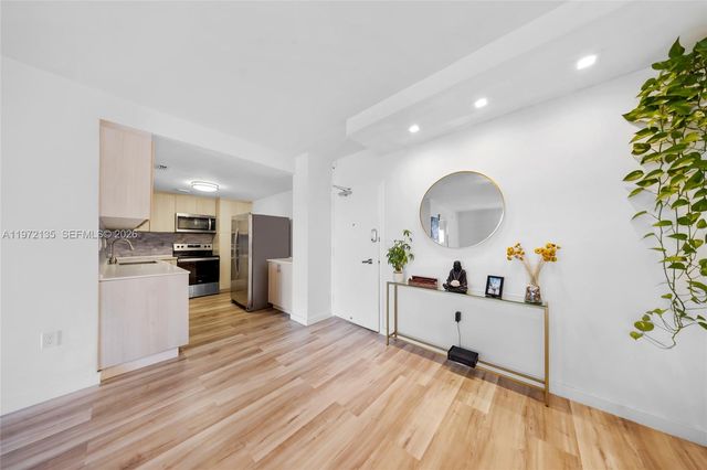 300 Bayview Dr 1614, Sunny Isles Beach, FL 33160