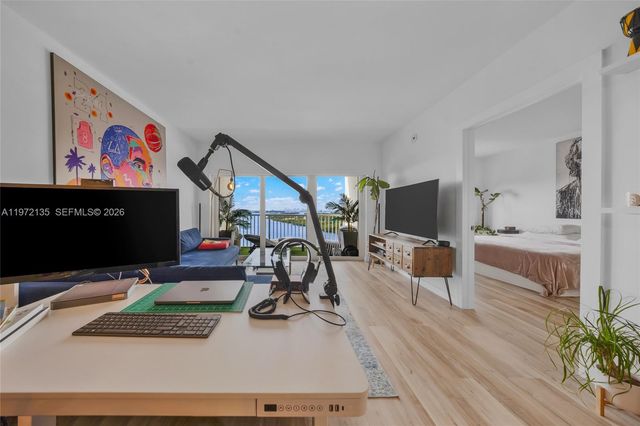 300 Bayview Dr 1614, Sunny Isles Beach, FL 33160