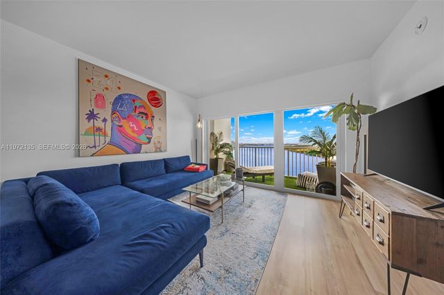 300 Bayview Dr 1614, Sunny Isles Beach, FL 33160