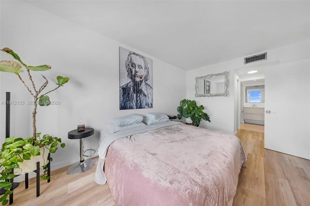 300 Bayview Dr 1614, Sunny Isles Beach, FL 33160