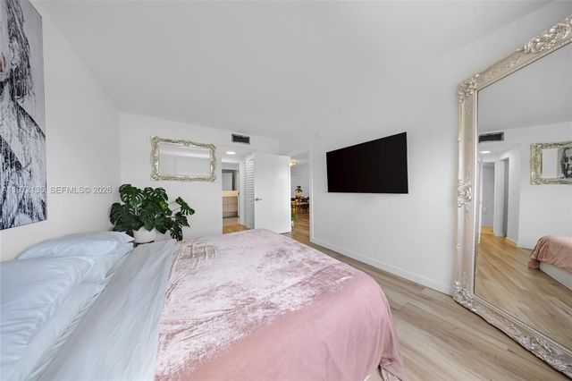 300 Bayview Dr 1614, Sunny Isles Beach, FL 33160