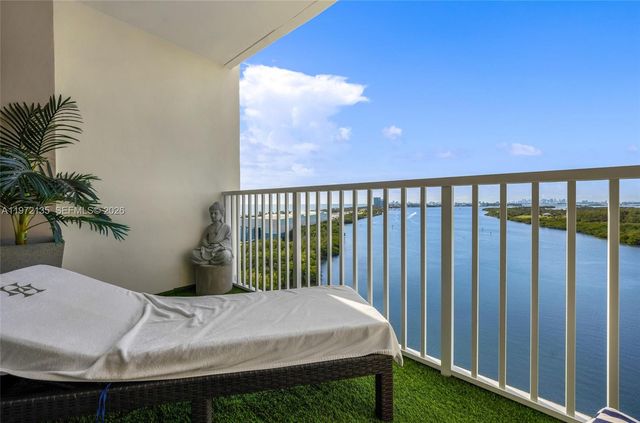 300 Bayview Dr 1614, Sunny Isles Beach, FL 33160