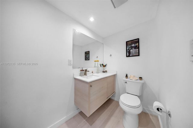 300 Bayview Dr 1614, Sunny Isles Beach, FL 33160