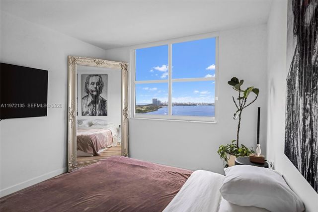 300 Bayview Dr 1614, Sunny Isles Beach, FL 33160