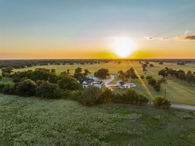 413 County Road 410, Buckholts, TX 76518