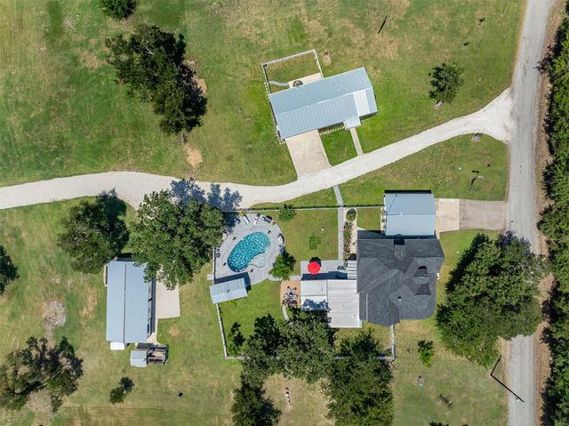 413 County Road 410, Buckholts, TX 76518